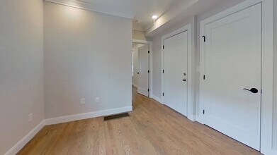 8 Rush St, Unit 1 in Somerville, MA - Foto de edificio - Building Photo