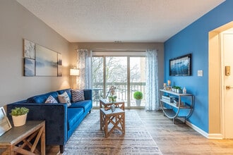 Ridgewood Apartments in Ypsilanti, MI - Foto de edificio - Building Photo