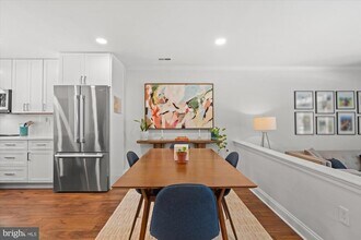 102 Shooters Ct in Alexandria, VA - Building Photo - Building Photo