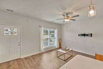 239 Kenner Aly in Hendersonville, TN - Building Photo - Building Photo