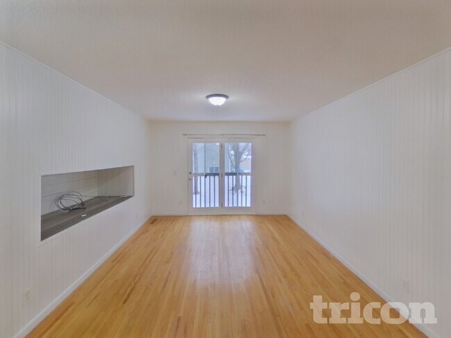 3200 Jurdy Ct S in Eagan, MN - Foto de edificio - Building Photo