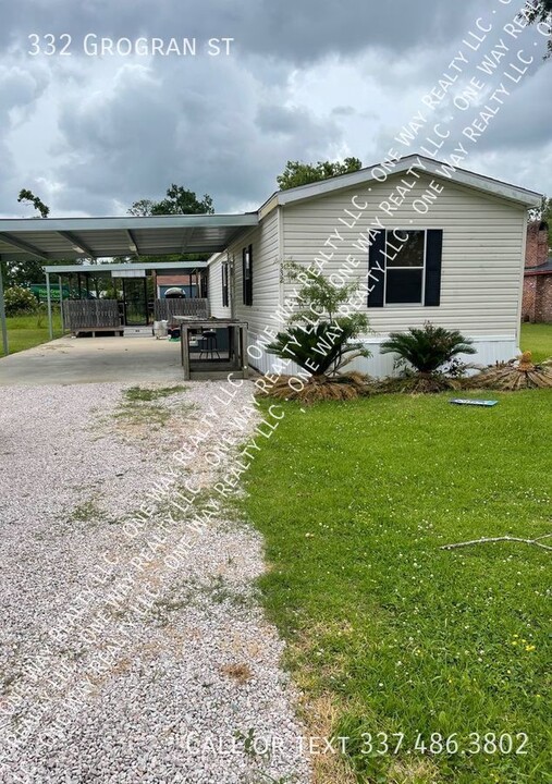 332 Grogan Ln in Lake Charles, LA - Foto de edificio