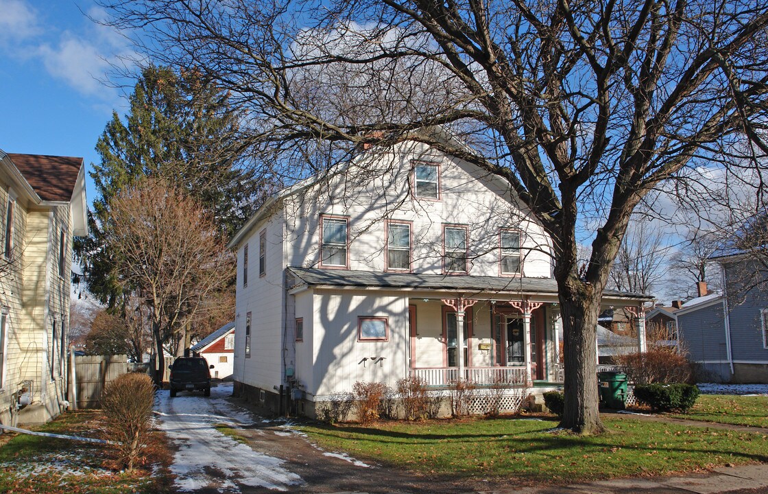 27 Eagle St in Mt Morris, NY - Building Photo