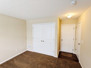 1415 Bloomington Blvd in Columbus, OH - Building Photo - Building Photo