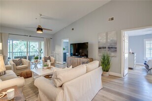 4161 Sawgrass Point Dr in Bonita Springs, FL - Building Photo