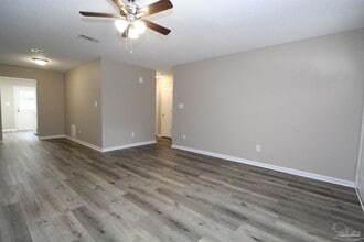 6853 Roundup Ln in Milton, FL - Building Photo - Building Photo