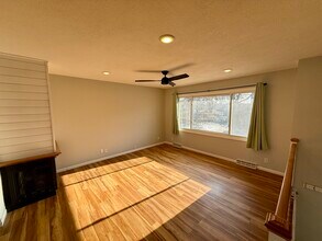 901 Summer St NE in Minneapolis, MN - Foto de edificio - Building Photo