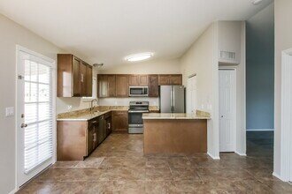 332 E Leah Ln in Gilbert, AZ - Foto de edificio - Building Photo