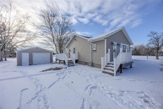 3582 Upper Mountain Rd in Sanborn, NY - Building Photo - Building Photo