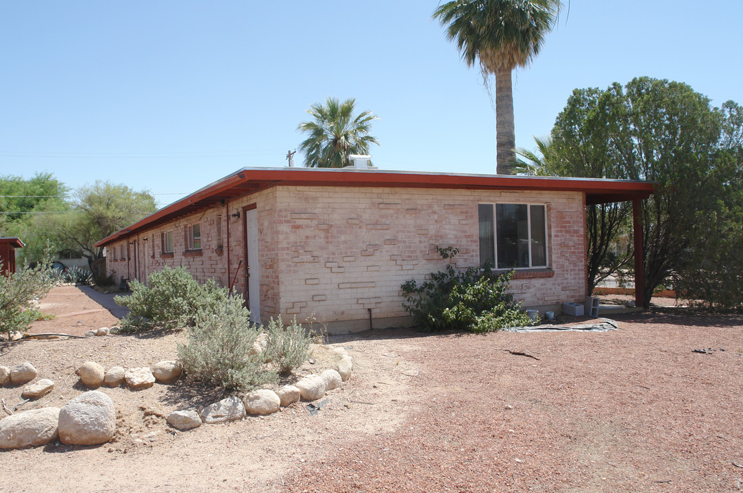 1324-1336 N Highland Ave in Tucson, AZ - Building Photo