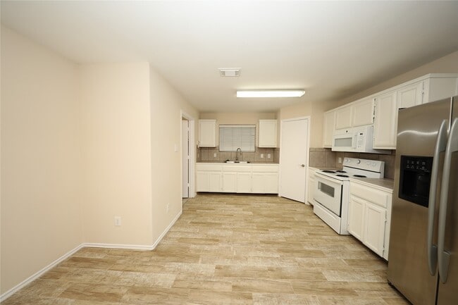 12620 Rio Bravo St in Rosharon, TX - Building Photo - Building Photo