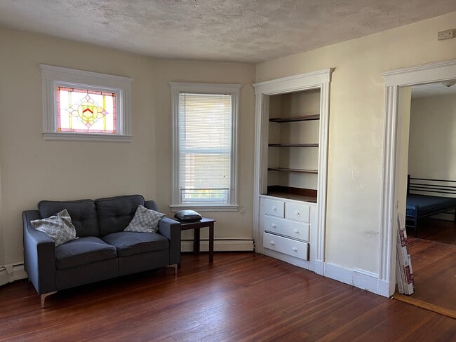 34 Cameron St, Unit 2 in Boston, MA - Building Photo - Building Photo