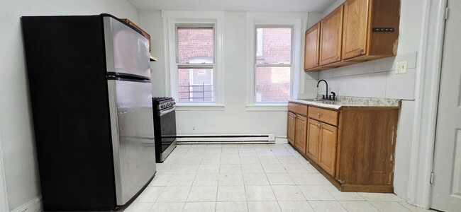 898 Main Ave in Passaic, NJ - Foto de edificio - Building Photo