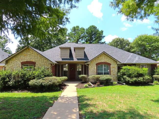 property at 3975 Chapel Woods Blvd