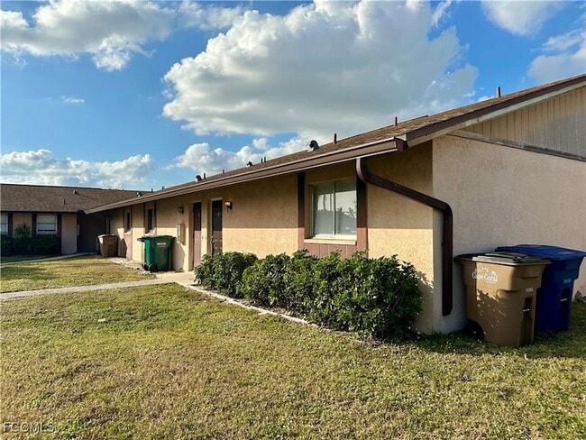 829 Gleason Pkwy, Unit 2 in Cape Coral, FL - Building Photo - Building Photo