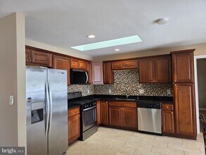 6212 Thomas Dr in Springfield, VA - Building Photo - Building Photo