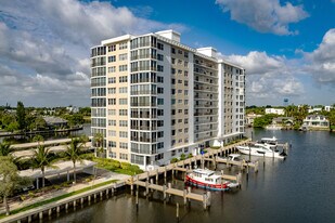 Seagate Manor in Delray Beach, FL - Building Photo
