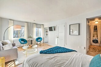 1400 Hubbell Pl in Seattle, WA - Building Photo - Building Photo