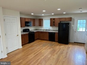 319 Maple Ave in Ambler, PA - Building Photo - Building Photo