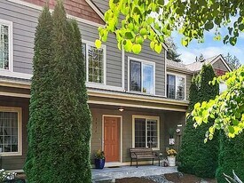 2732 Hidden Springs Loop SE in Olympia, WA - Building Photo