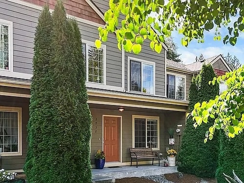 property at 2732 Hidden Springs Loop SE