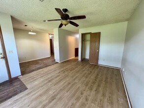 2417 W Mary Dr in Fayetteville, AR - Building Photo - Building Photo