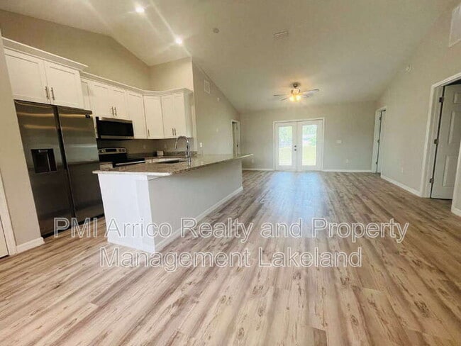 3230 Baird Ave in Lakeland, FL - Building Photo - Building Photo