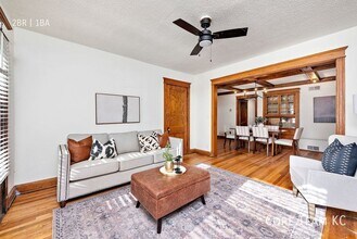 1413 W 39th St, Unit 3E in Kansas City, MO - Building Photo - Building Photo