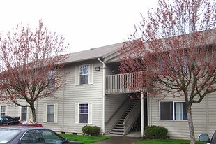 Wind River Place in Hood River, OR - Building Photo