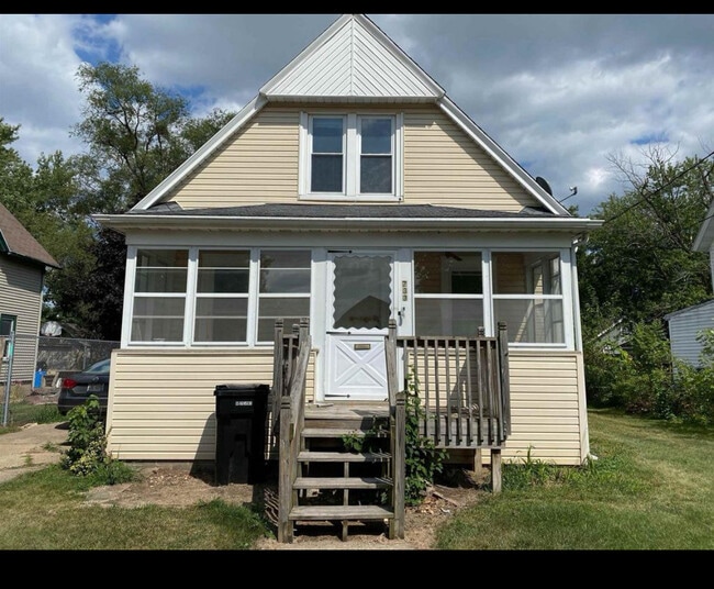 property at 733 Garfield Ave