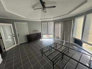 13808 12 St in Grandview, MO - Building Photo - Building Photo