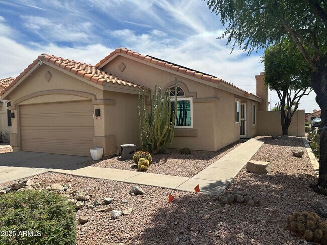 2015 E Glenhaven Dr in Phoenix, AZ - Building Photo - Building Photo