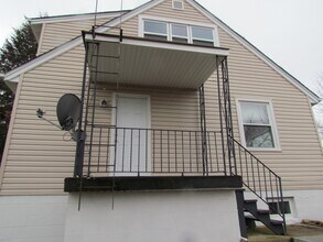 28W625 Lester St, Unit 1 in West Chicago, IL - Building Photo - Building Photo