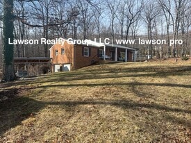 991 Blue Ridge Dr in Blue Ridge, VA - Building Photo