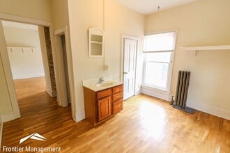 412 N 11th St in Manhattan, KS - Building Photo - Building Photo