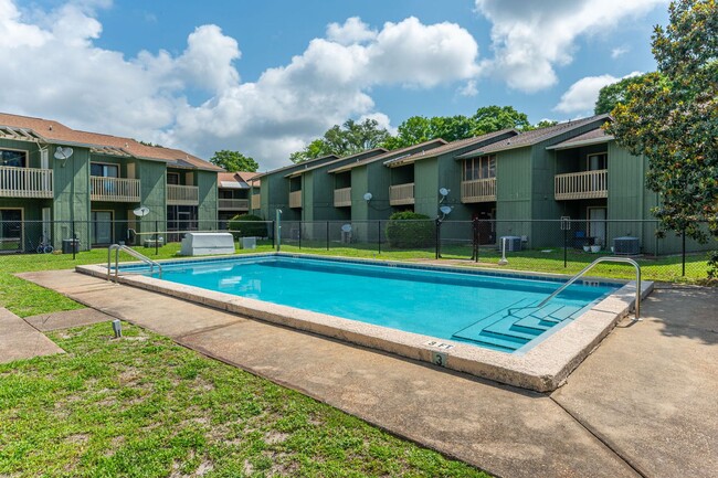 115 Hughes St NE in Fort Walton Beach, FL - Building Photo - Building Photo