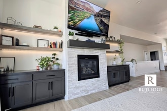 3282 Sky Wy in Medford, OR - Building Photo - Building Photo