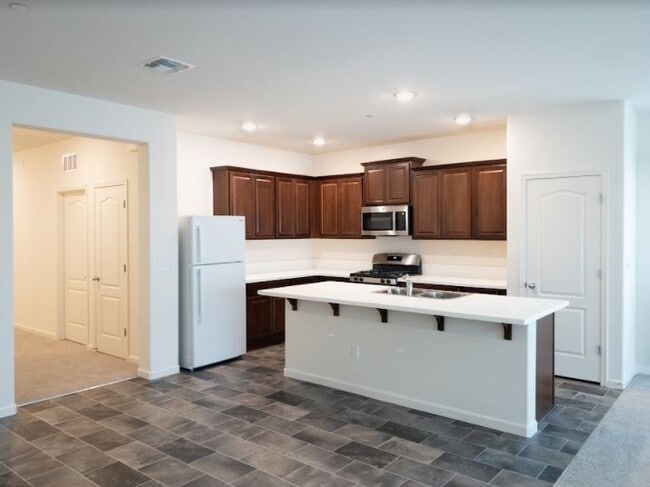 4264 Lasalle Dr in Merced, CA - Building Photo - Building Photo