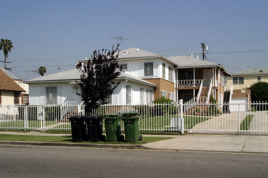 5079 W. 21st St in Los Angeles, CA - Building Photo