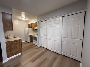 1114 5th St, Unit 14 in Rising Sun, IN - Foto de edificio - Building Photo