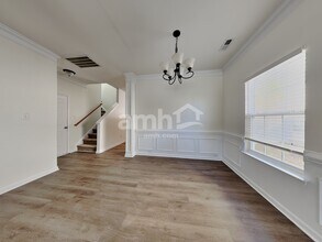 2590 Leighswood Dr in Winston-Salem, NC - Foto de edificio - Building Photo