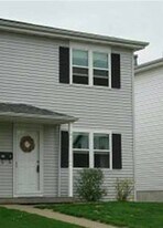 420 Clarke Dr in Dubuque, IA - Building Photo