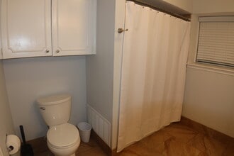 3730 Fairfield Ave, Unit 233 in Shreveport, LA - Foto de edificio - Building Photo