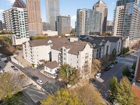 1074 Peachtree Walk NE in Atlanta, GA - Building Photo