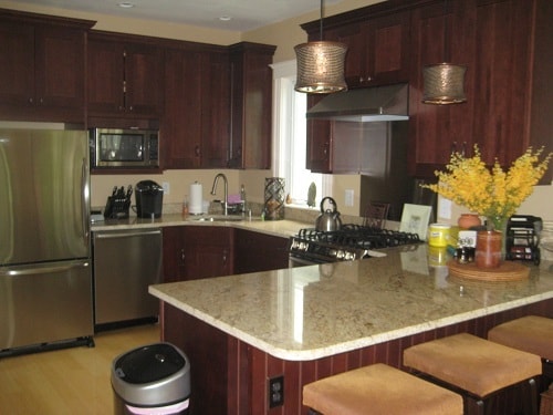 48 Banks St, Unit 2 in Somerville, MA - Foto de edificio - Building Photo
