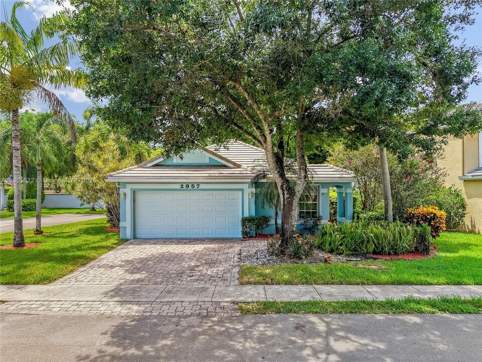 2957 Quail Run Ln in Davie, FL - Building Photo