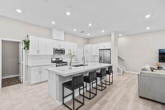 2098 Bluestone Cir in Chula Vista, CA - Building Photo - Building Photo