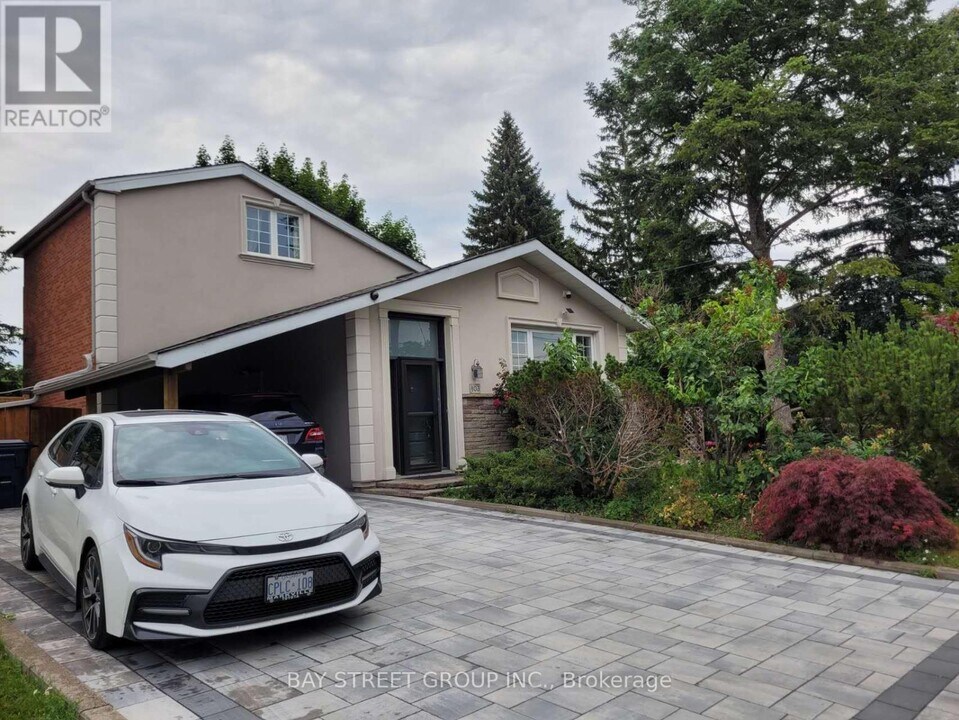 103 Glentworth Rd in Toronto, ON - Building Photo