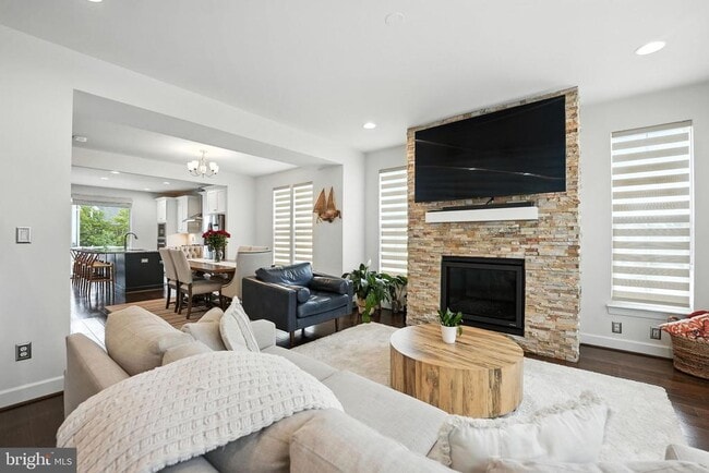 property at 610 Watermans Dr