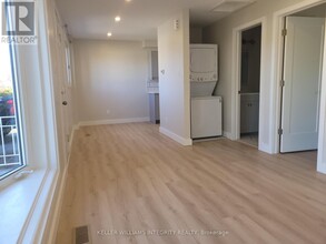 1056 Harkness Ave in Ottawa, ON - Building Photo - Building Photo